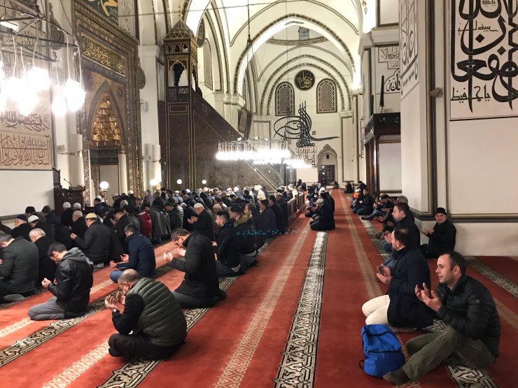 Bursa'daki camilerde, Mehmetçik için "zafer" duası yapıldı