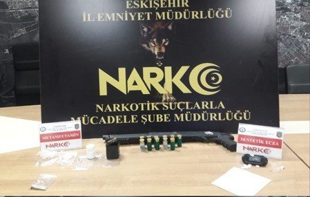 Ağabey-kardeş uyuşturucu şüphesi olarak adliyeye sevk edildi
