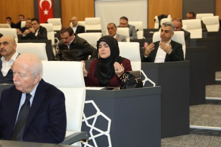 İlkadım Belediye Meclisi’nde İdlib şehitleri unutulmadı