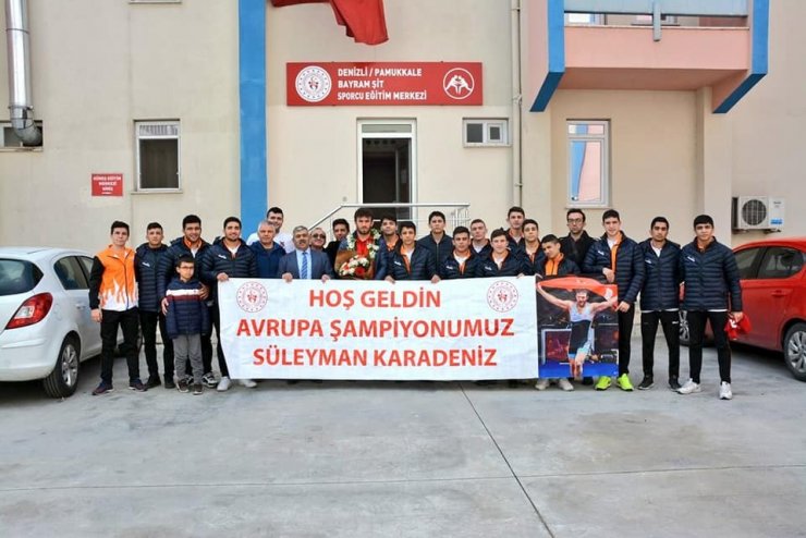 Avrupa Güreş Şampiyonu altın madalyasını şehit ailelerine armağan etti