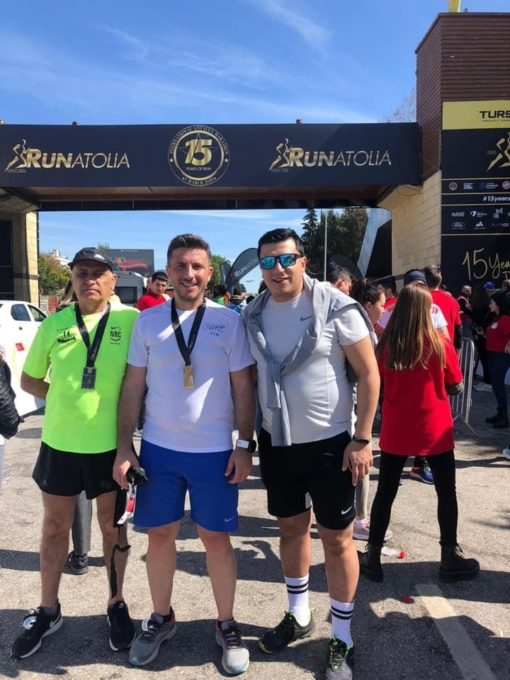 İzmit Belediyesi sporlu atletlerden 5 madalya