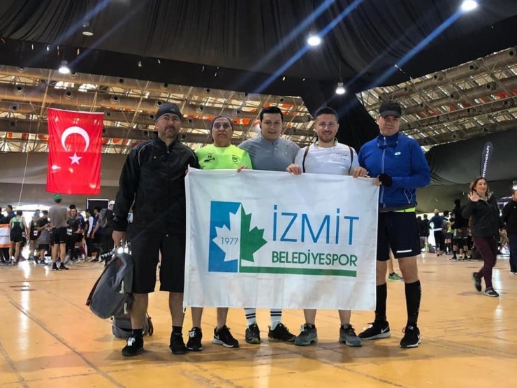 İzmit Belediyesi sporlu atletlerden 5 madalya