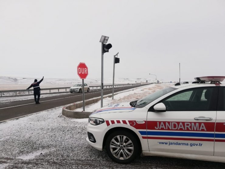 Kars’ta jandarmadan sahte plaka uygulaması