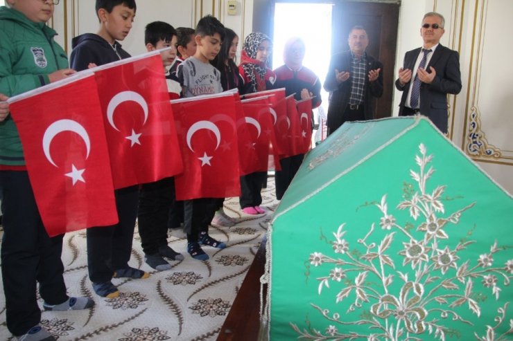 Kuruluşun topraklarında eller semaya Mehmetçik için açıldı