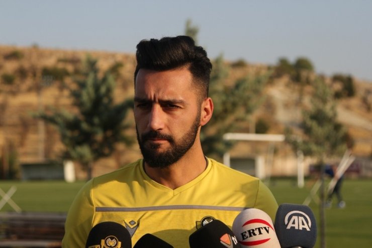Yeni Malatyaspor’da Gökhan Töre ve Mustafa Akbaş kadro dışı bırakıldı