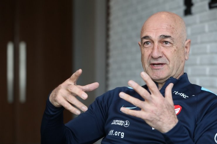 Mehmet Ekşi: “Hayatımı yazsam çift sarı kart olur”