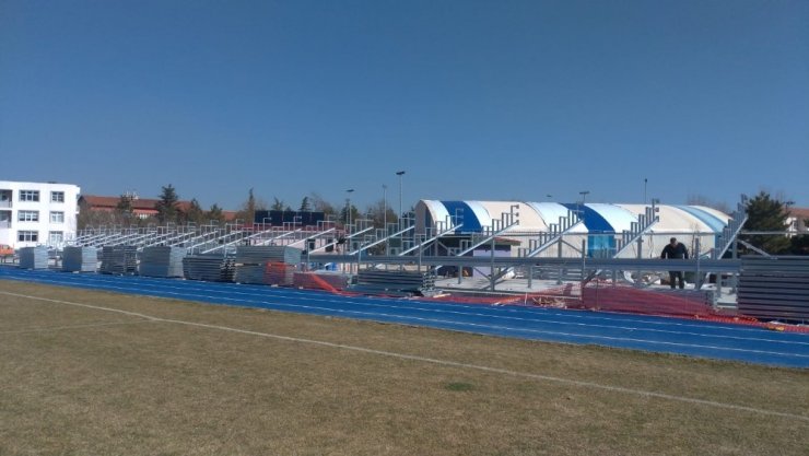 Dumlupınar stadında portatif tribün çalışmaları başladı