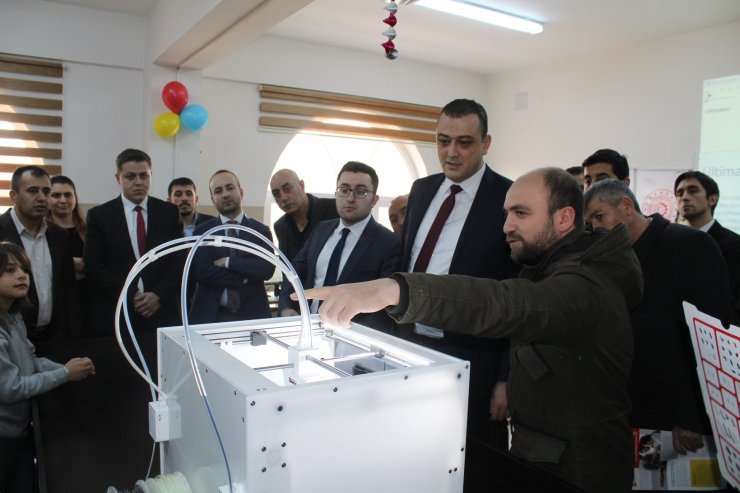 Yunak’ta robotik kodlama atölyesi açıldı