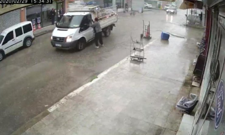 Kağıtçıların kavgası kamerada
