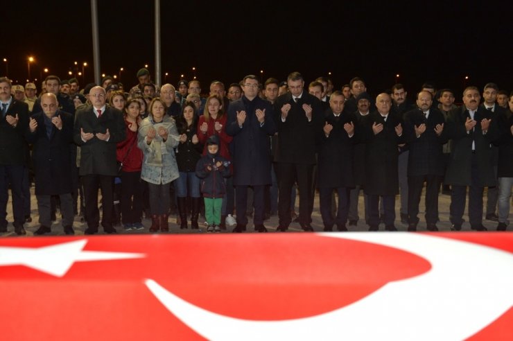 Şehit gümrük memurunun naaşı memleketi Mersin’e gönderildi