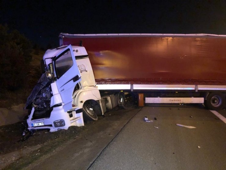 Ankara’da su ısıtmaya çalışan TIR şoförü başka bir TIR’a arkadan çarptı: 2 ölü 1 yaralı