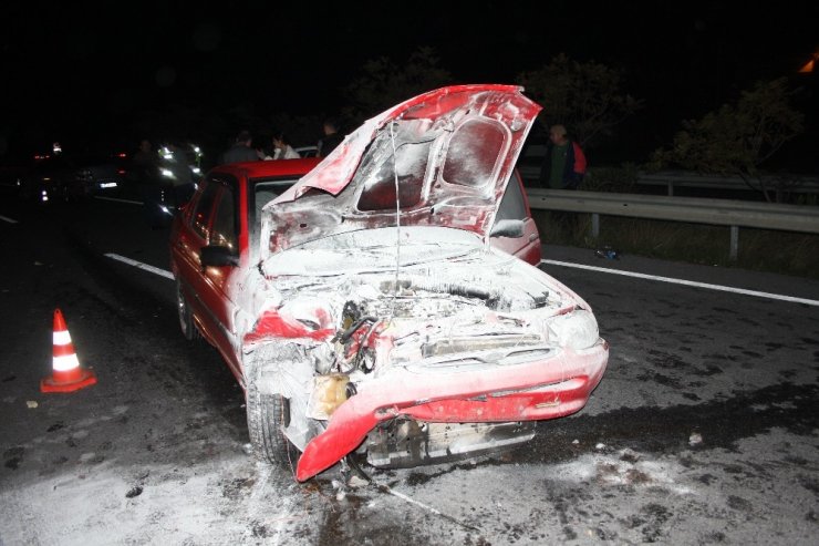 Manavgat-Antalya kara yolunda zincirleme trafik kazası: 4 yaralı