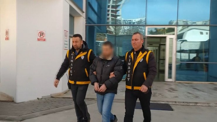 Eşini şiddetli geçimsizlik yüzünden bıçaklayarak öldürmüş