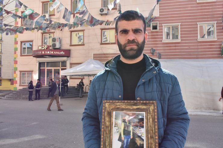 Diyarbakır annelerinin oturma eylemine bir aile daha katıldı