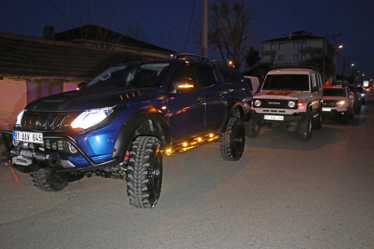 Düzce'de arazi araçlarıyla "Bahar Kalkanı Harekatı'na destek sürüşü" yapıldı