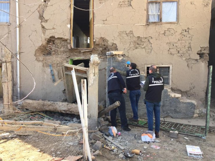 Elazığ'da kerpiç evin yüksek girişinin çökmesi sonucu bir kişi öldü