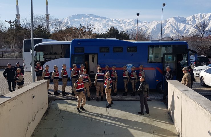 Erzincan'da ele geçirilen 1 ton 271 kilogram eroine ilişkin davada sanıklar hakim karşısında