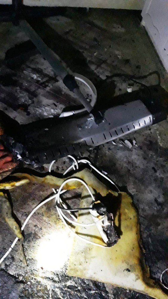 Fethiye‘de elektrikli ısıtıcı evi yaktı