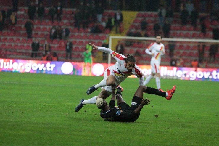 Göz Göz fırsat tepti
