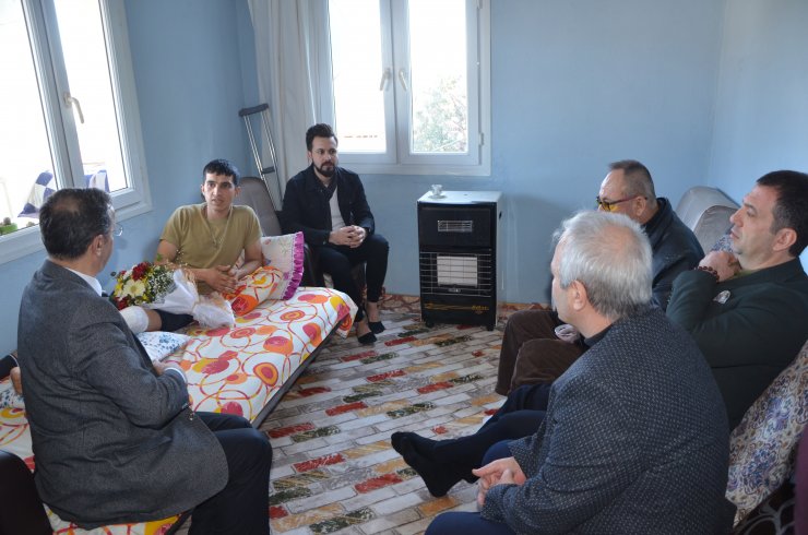 İdlib'de yaralanan askerler Adana'daki evlerine getirildi