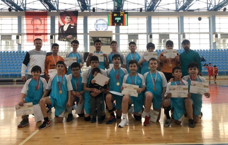 Ispartalı hentbolcular, yarı finallere yükseldi