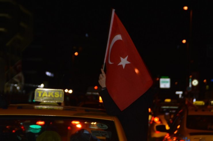 İstanbullu taksicilerden İdlib’e destek konvoyu
