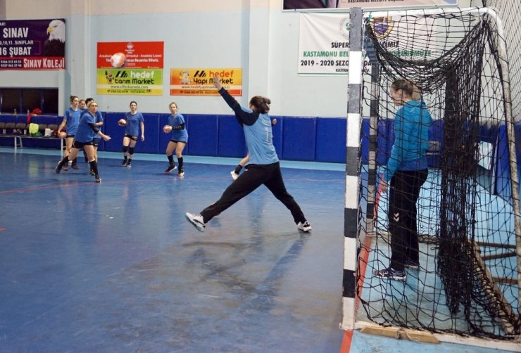 Kastamonu Belediyespor, Siofok maçının hazırlıklarına başladı