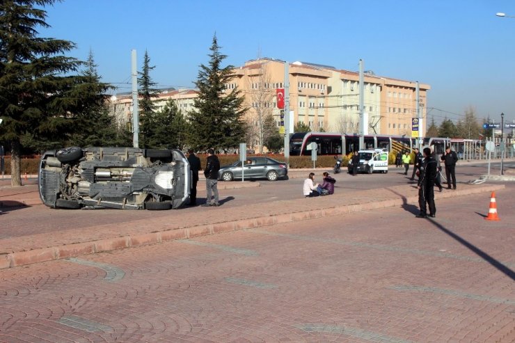 Otomobille çarpışan jeep takla attı: 1 yaralı