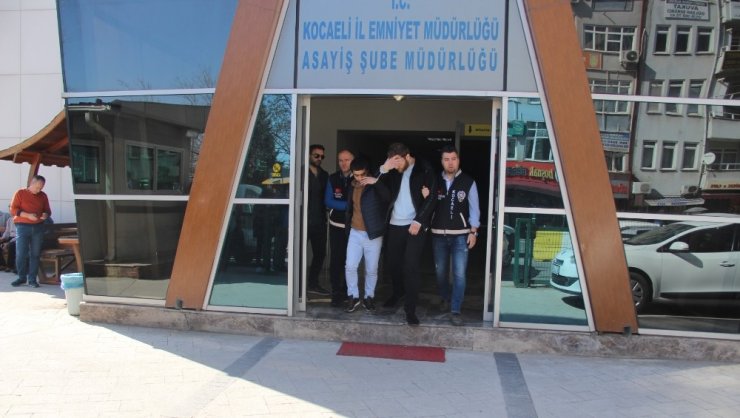 Kocaeli’de 100 bin TL değerinde giyim eşyası çalan 6 kişi yakalandı