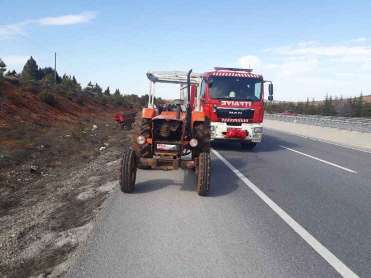 Traktör ile otomobil çarpıştı: 1 ölü, 1 yaralı