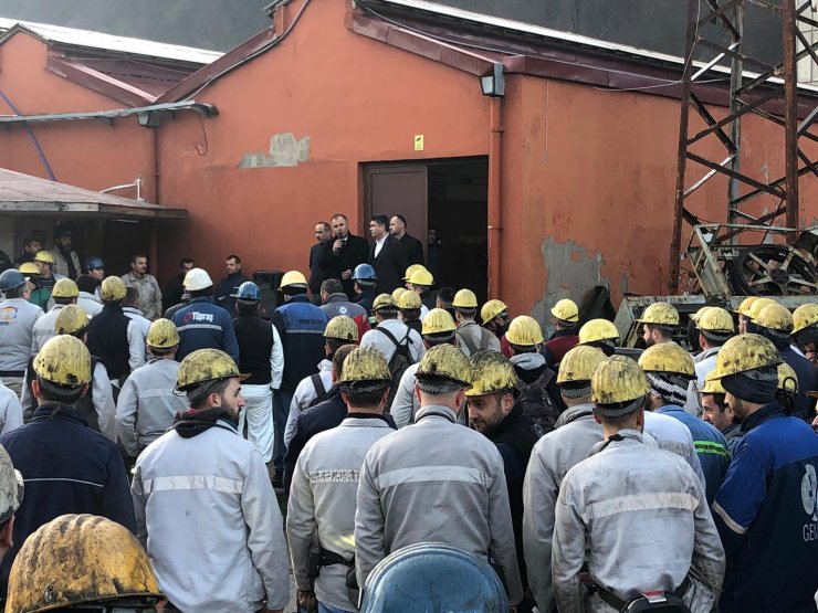 Maden işçileri şehitler ve Mehmetçik için dua etti