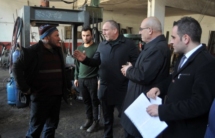 Sanayi sitesini ziyaret edip, esnafın taleplerini dinlediler