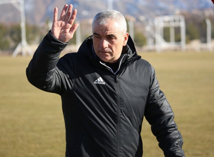 Rıza Çalımbay: “Maç saatinin değişmesine gerek yok”