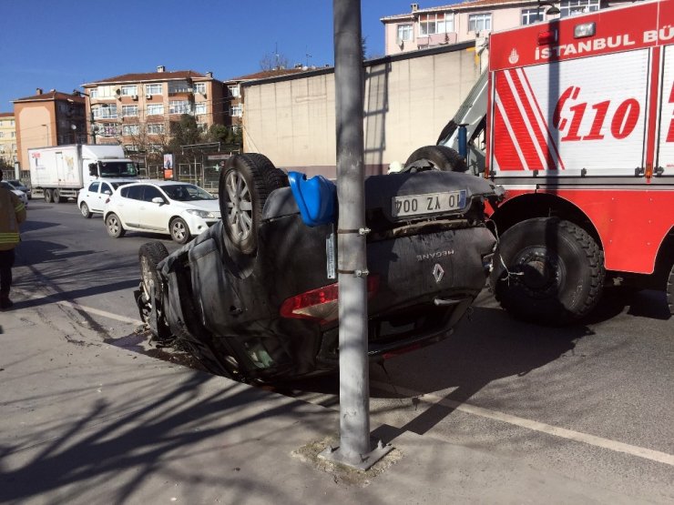 Makas atan sürücü araçlara çarpıp takla attı