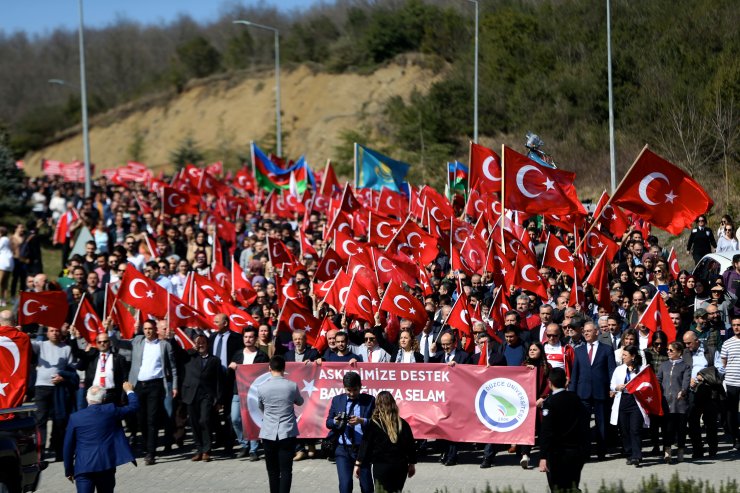 Türkiye Mehmetçik için tek yürek oldu