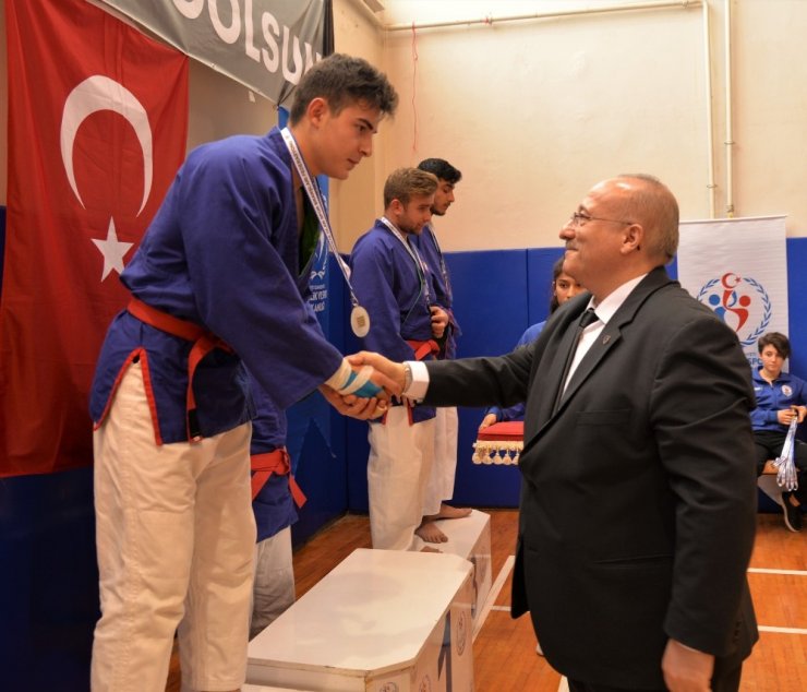 Ümitler ve Gençler Türkiye Kuraş Şampiyonası Bilecik’te yapıldı