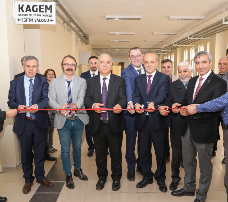 Üniversitede Kariyer Geliştirme Merkezi Eğitim Merkezi açıldı