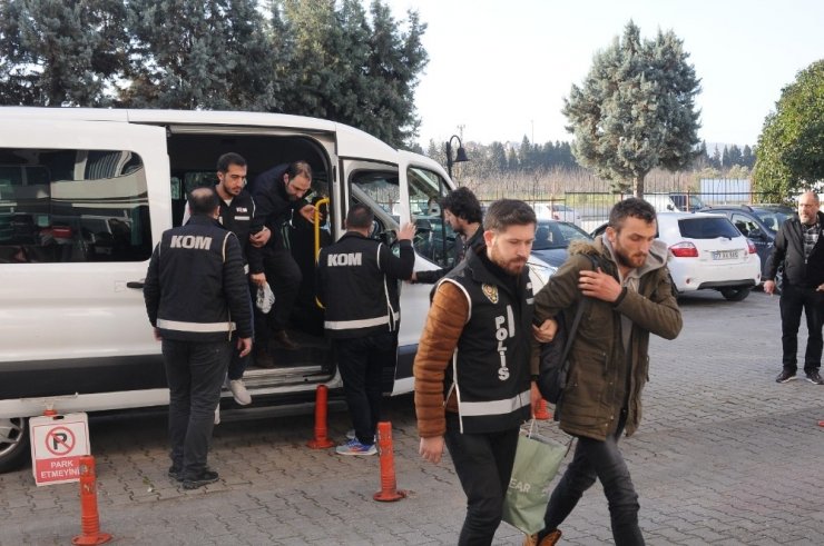 Yalova Belediyesi’ndeki yolsuzluk soruşturmasında 5 kişi adliyede