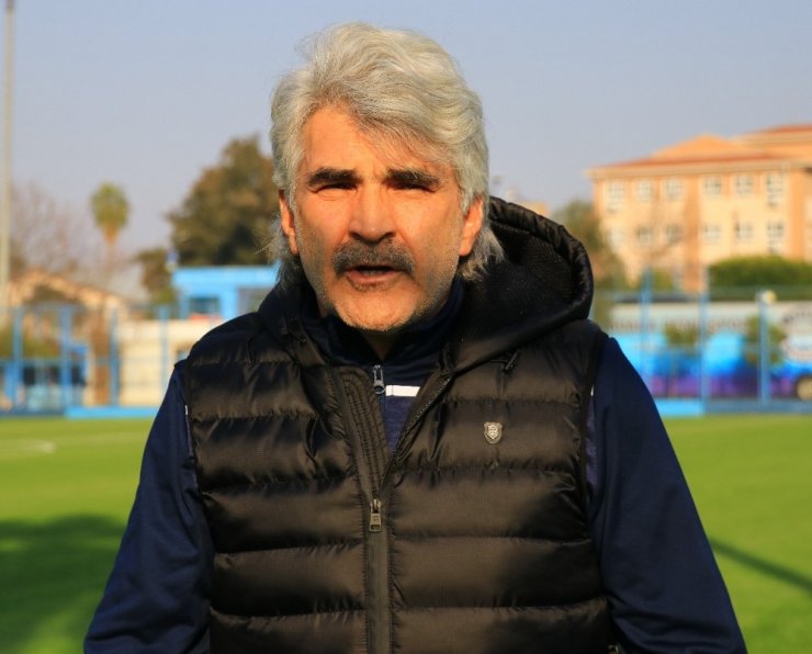 Uğur Tütüneker: "Süper Lig’e ilk ikiden çıkmayı kovalıyoruz”