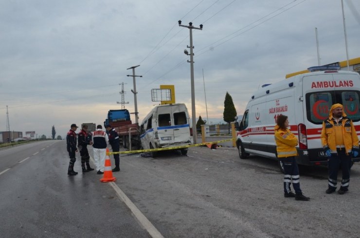 Manisa’da feci kaza: 2 ölü 8 yaralı