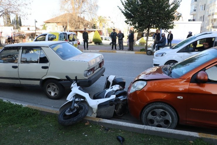 Çarptığı motosikletteki kadının yaralandığını gören kadın şoku üzerinden atamadı