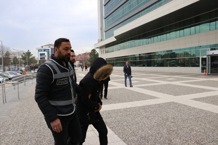 Bolu’da 3 marketi soyan maskeli hırsız adliyeye sevk edildi