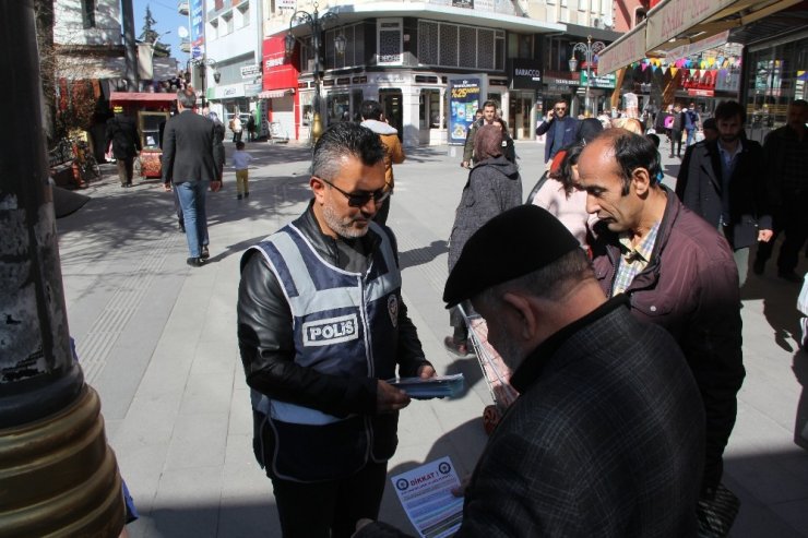 Polis’ten “tele dolandırıcılara” karşı broşürlü uyarı