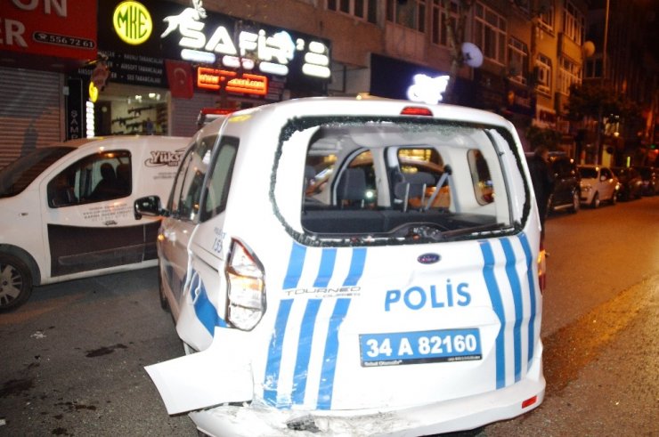 Polis otosuna çarptılar kaçmak isterken kaza yaptılar