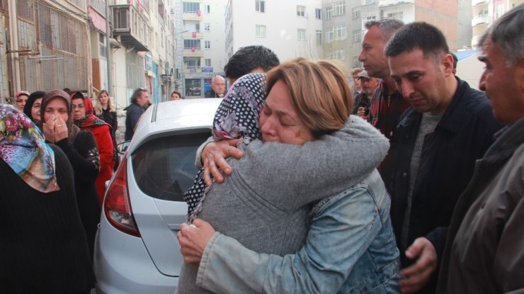 Şehit gümrük memuru son yolculuğuna uğurlandı