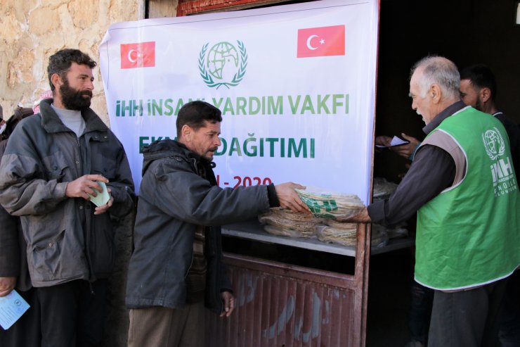 İHH Afrin'de iki ayda 3,5 milyon ekmek dağıttı
