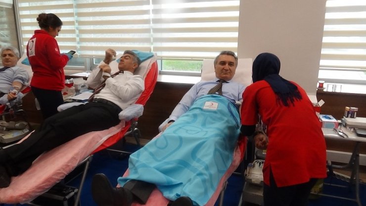 İstanbul Bölge Adliye Mahkemesinde kan bağışı kampanyası