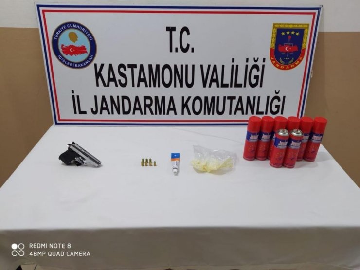 Çaldığı silahları camide tabutta saklayan kişi tutuklandı