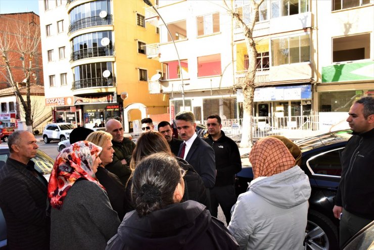 Malatya Valisi Baruş, depremden etkilenen mahallelerde inceleme yaptı