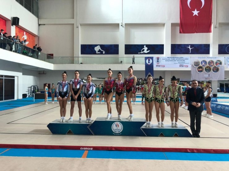 Milli takımın yarısı Manisalı cimnastikçilerden